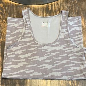 COPY - UA camo workout tank🖤